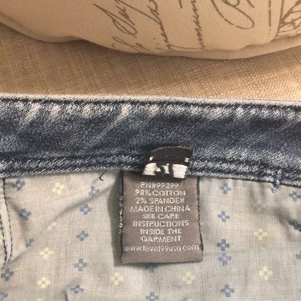 ✨ Moving sale 🚗- Level 99 Light Wash Jeans, Size 27 - Picture 8 of 11